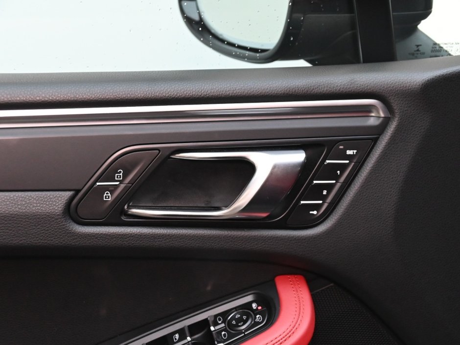 2021 Porsche Macan PREMIUM PLUS/20 INCH TURBO WHEELS/BOSE SURROUND-9