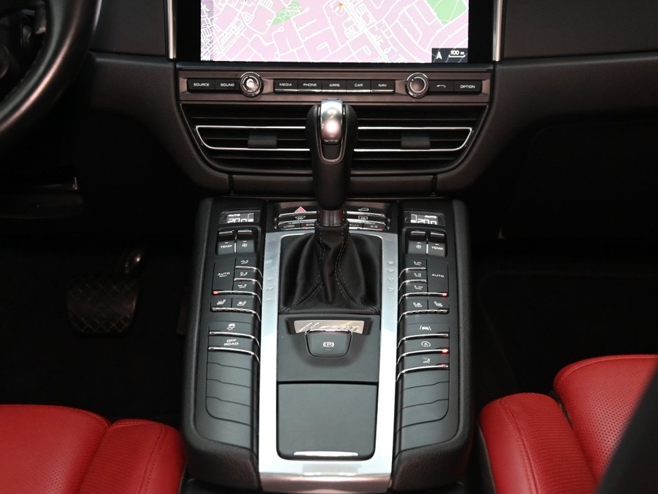 2021 Porsche Macan PREMIUM PLUS/20 INCH TURBO WHEELS/BOSE SURROUND-23
