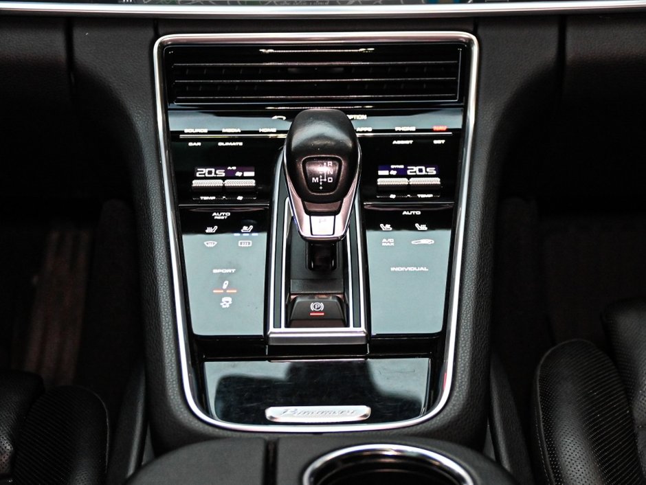 2018 Porsche Panamera 4-24