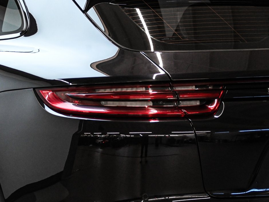 2018 Porsche Panamera 4-30