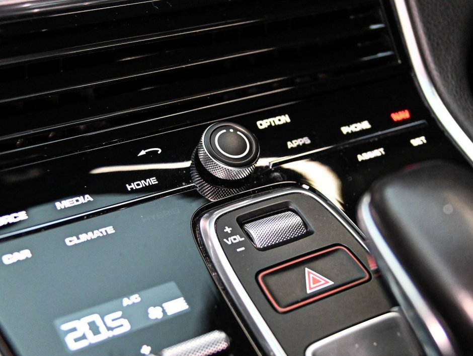 2018 Porsche Panamera 4-23