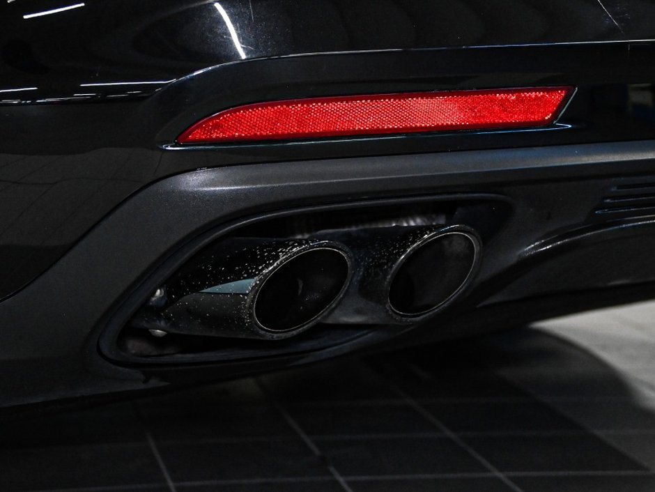 2018 Porsche Panamera 4-31