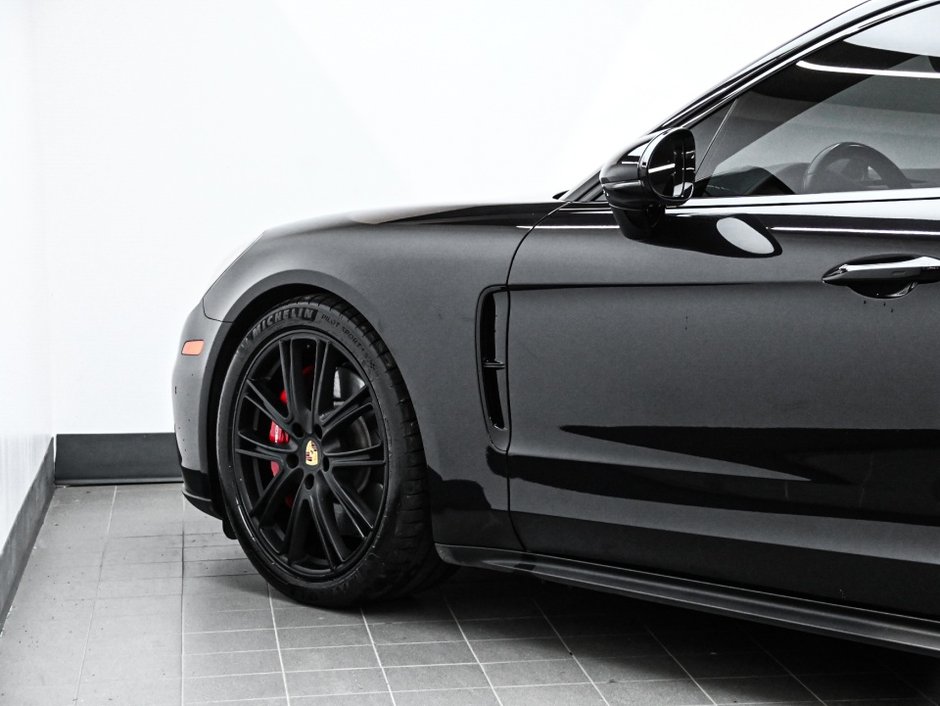2018 Porsche Panamera 4-32