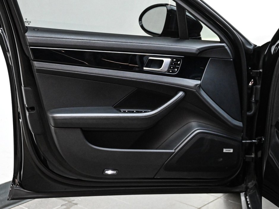 2018 Porsche Panamera 4-8