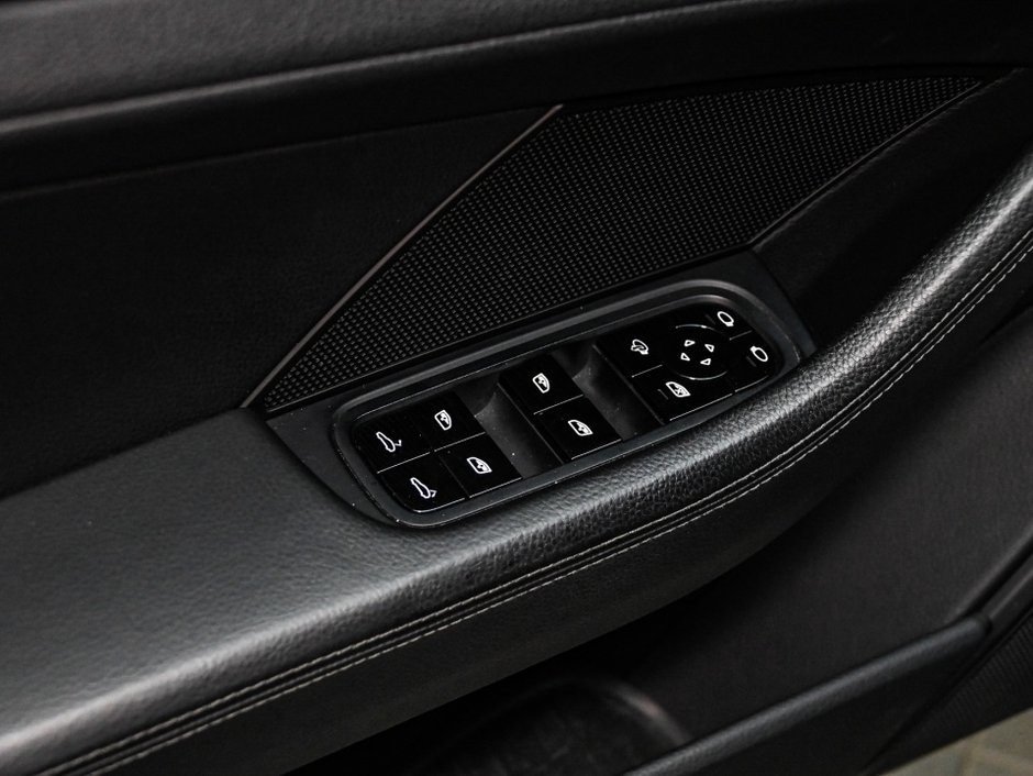 2018 Porsche Panamera 4-10