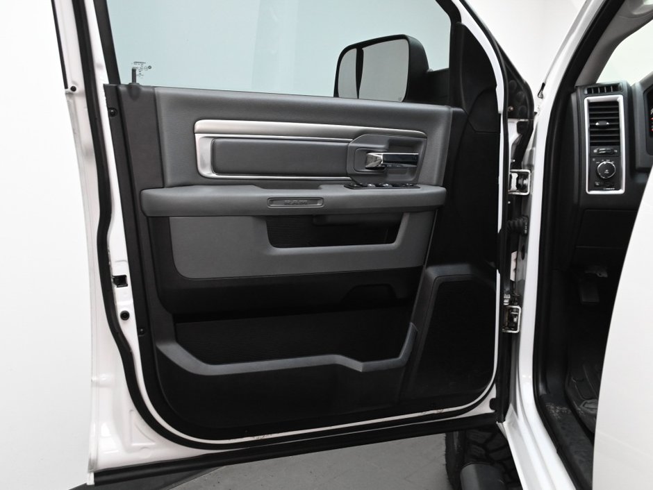 2016 Ram 1500 Outdoorsman-8