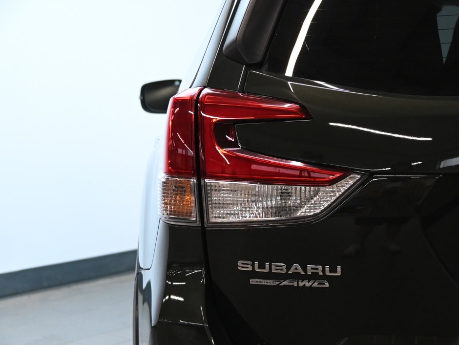 2023 Subaru Forester Premier-30