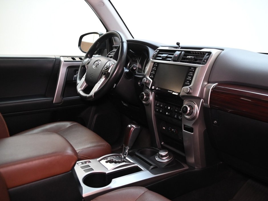 2023 Toyota 4Runner LIMITED 4WD/7 PASSENGER-26