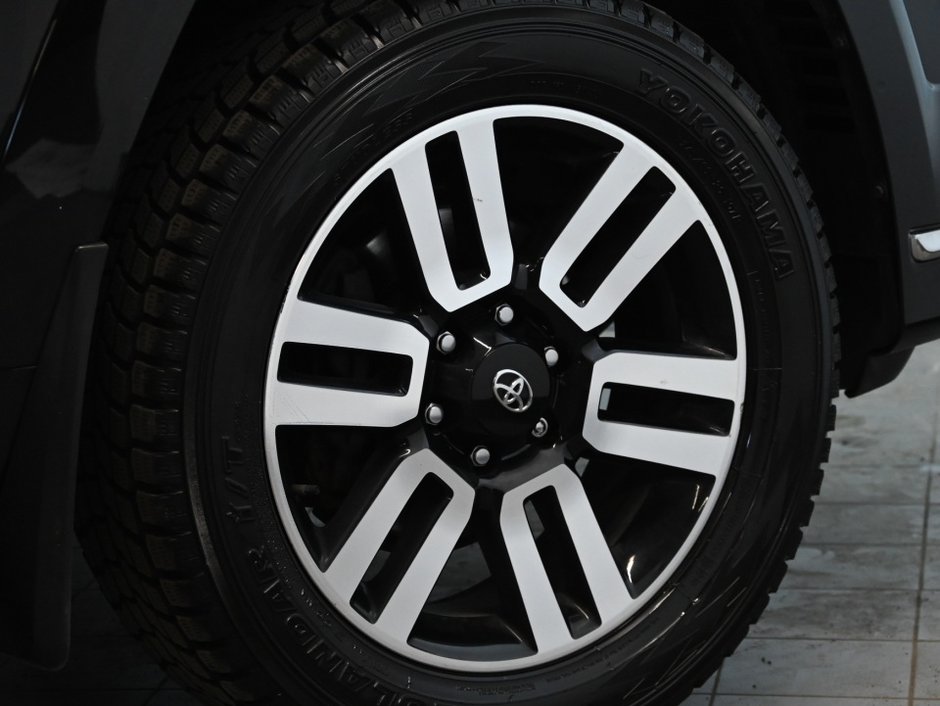 2023 Toyota 4Runner LIMITED 4WD/7 PASSENGER-31