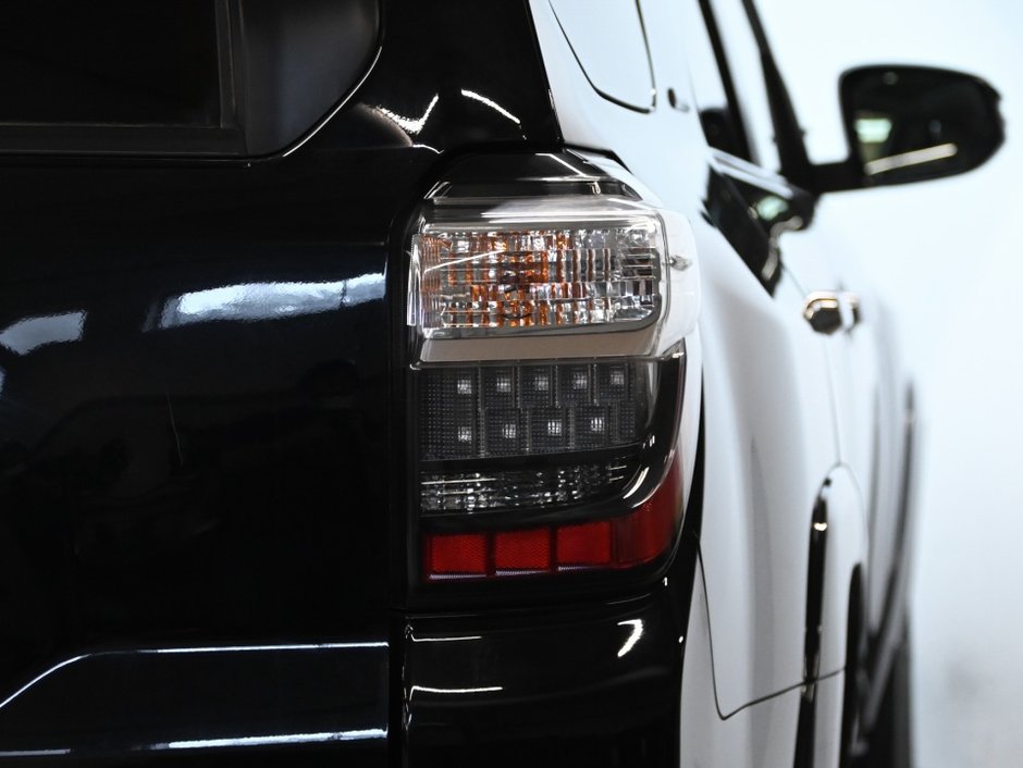 2023 Toyota 4Runner LIMITED 4WD/7 PASSENGER-29