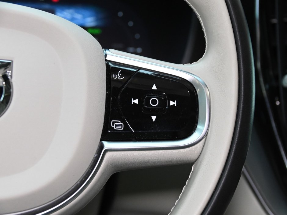 2023 Volvo XC60 Recharge Core Bright Theme-18