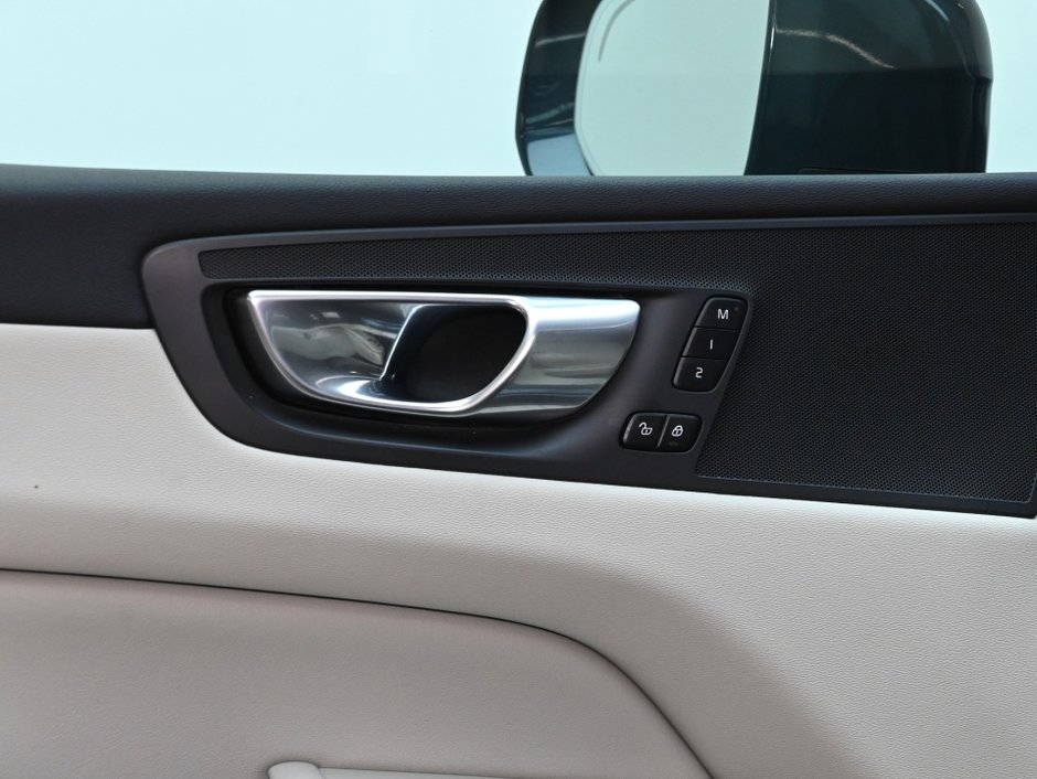 2023 Volvo XC60 Recharge Core Bright Theme-9