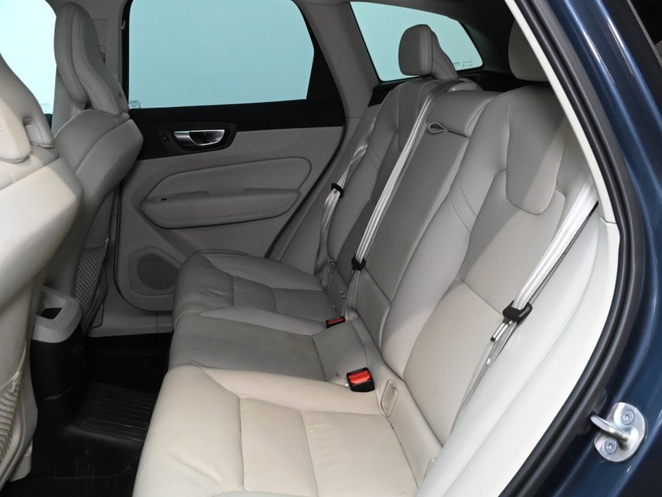 2023 Volvo XC60 Recharge Core Bright Theme-3