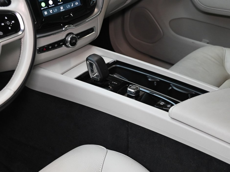 2023 Volvo XC60 Recharge Core Bright Theme-24