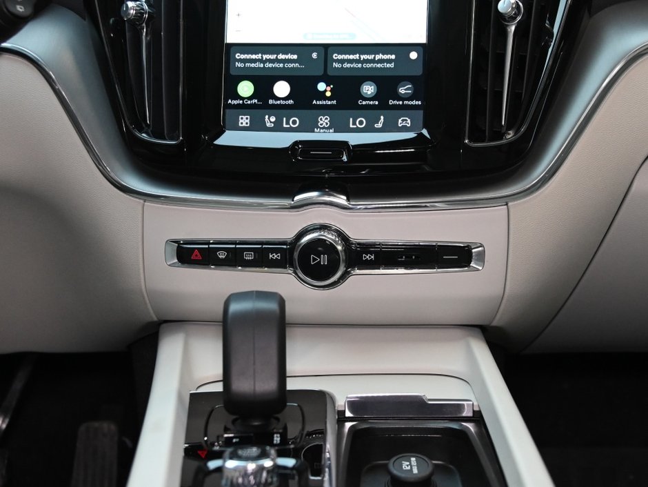 2023 Volvo XC60 Recharge Core Bright Theme-21