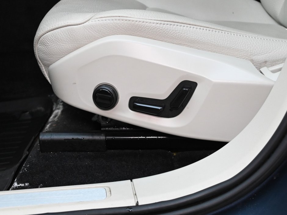 2023 Volvo XC60 Recharge Core Bright Theme-11