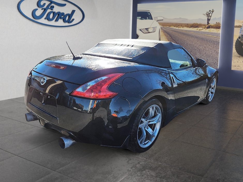 Nissan 370Z Touring 2010-5