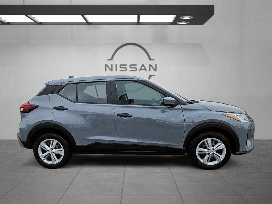 2025 Nissan Kicks Play S-3