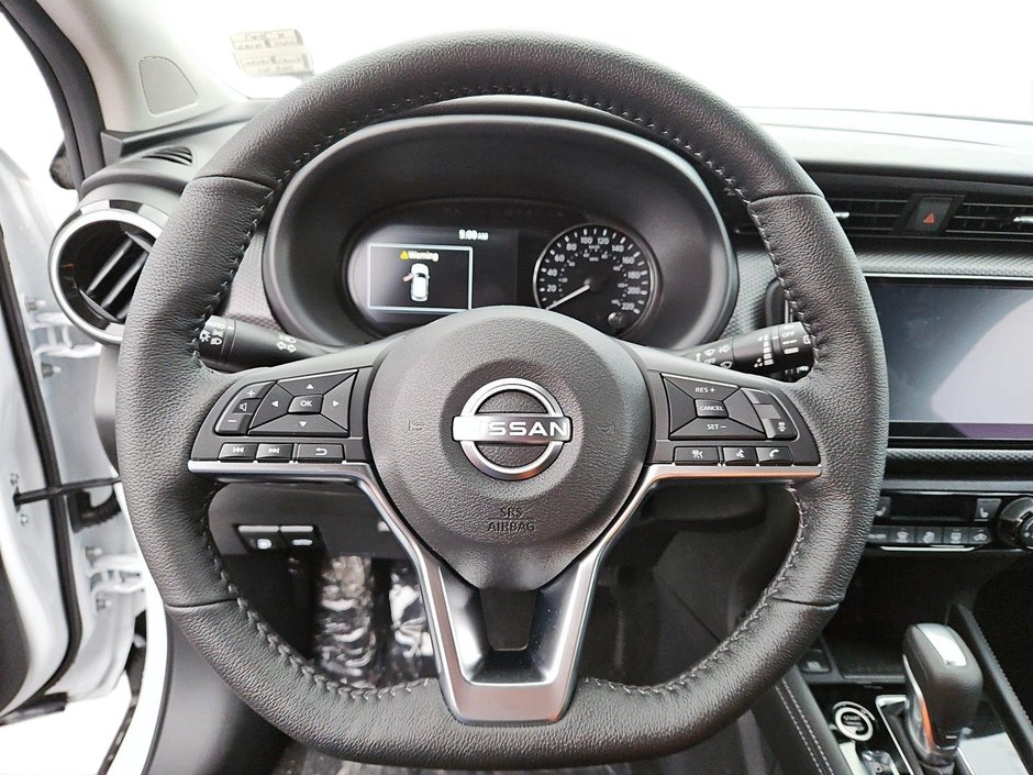 Nissan Kicks Play SV 2025-12