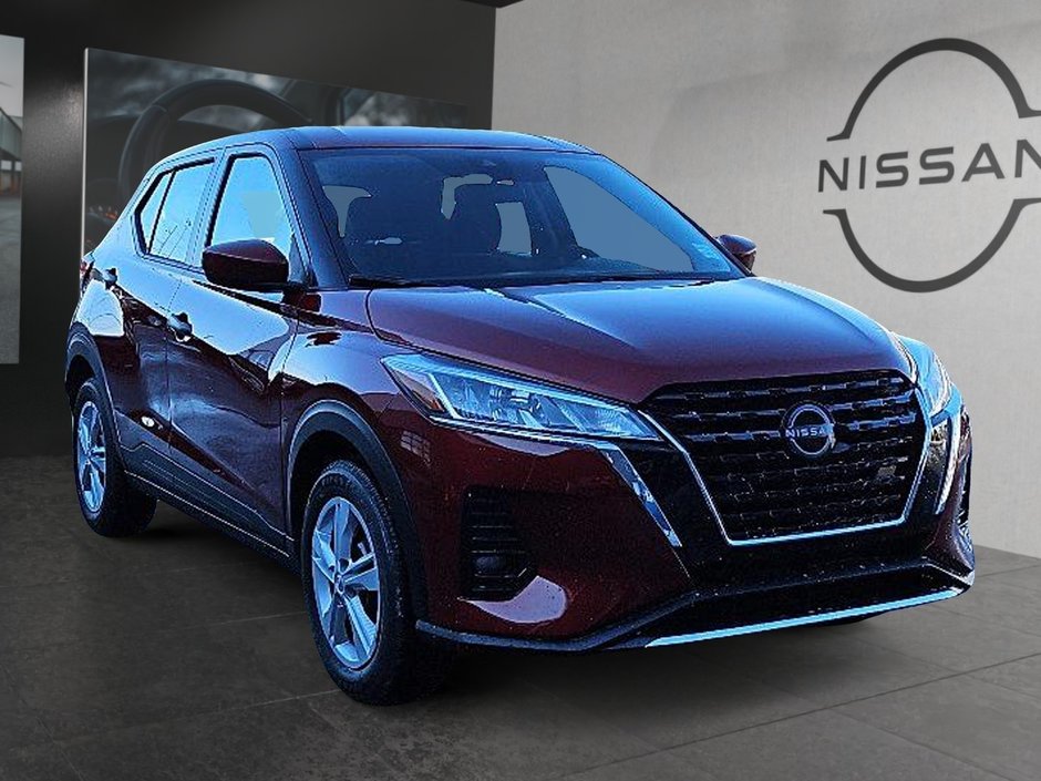 2025 Nissan Kicks Play S-2