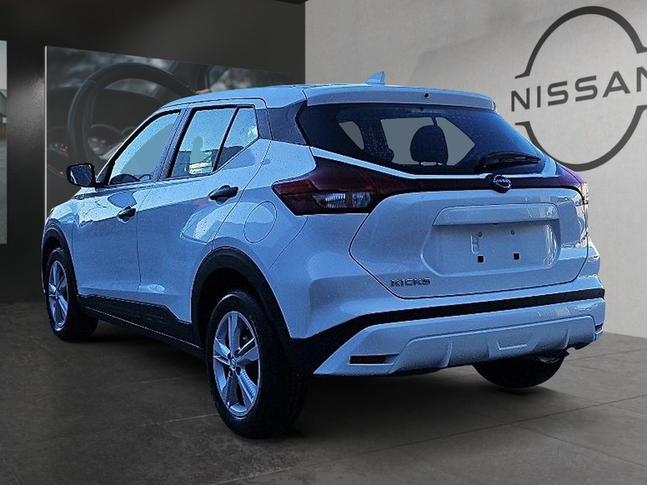 2025 Nissan Kicks Play S-6