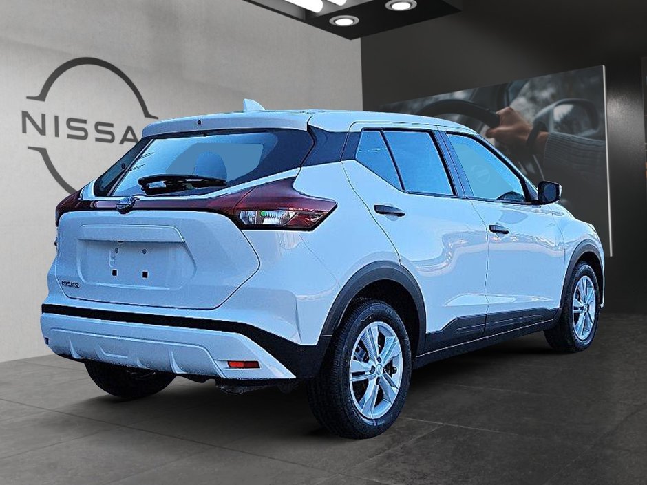 2025 Nissan Kicks Play S-4