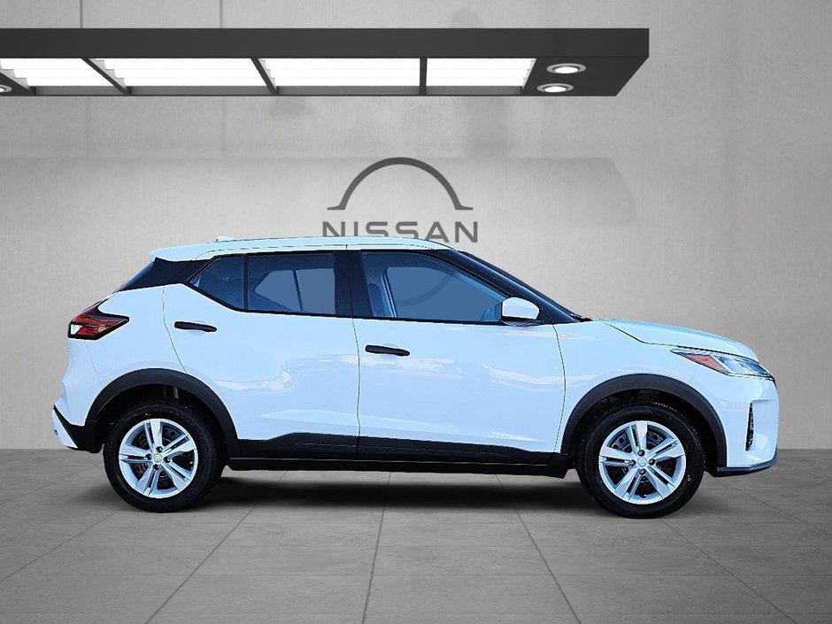 2025 Nissan Kicks Play S-3