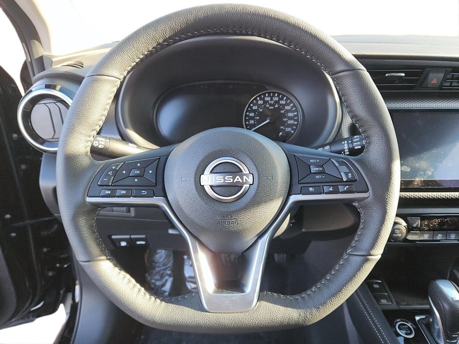 Nissan Kicks Play SV 2025-11