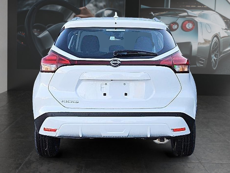 2025 Nissan Kicks Play SV-5