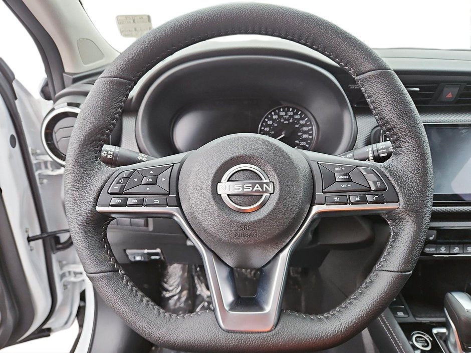 Nissan Kicks Play SV 2025-12