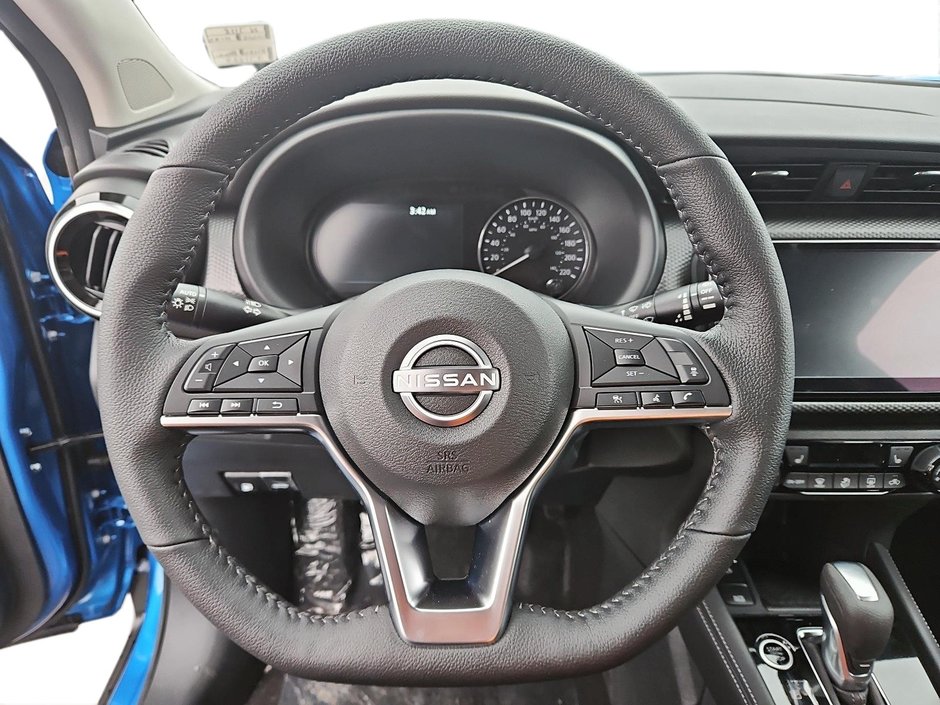 Nissan Kicks Play SV 2025-12