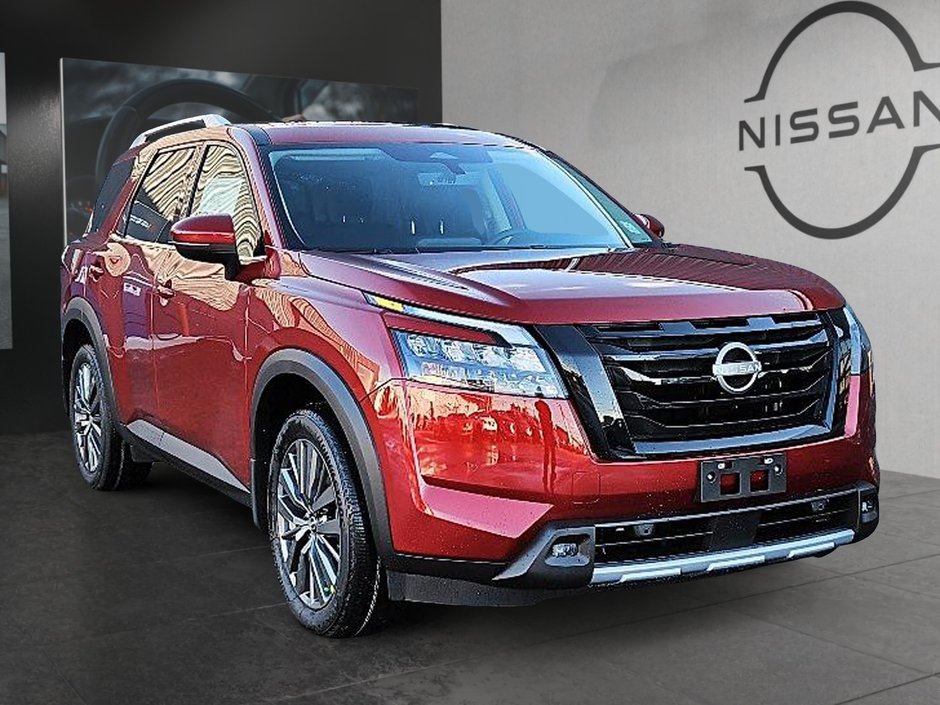 2025 Nissan Pathfinder SL-2