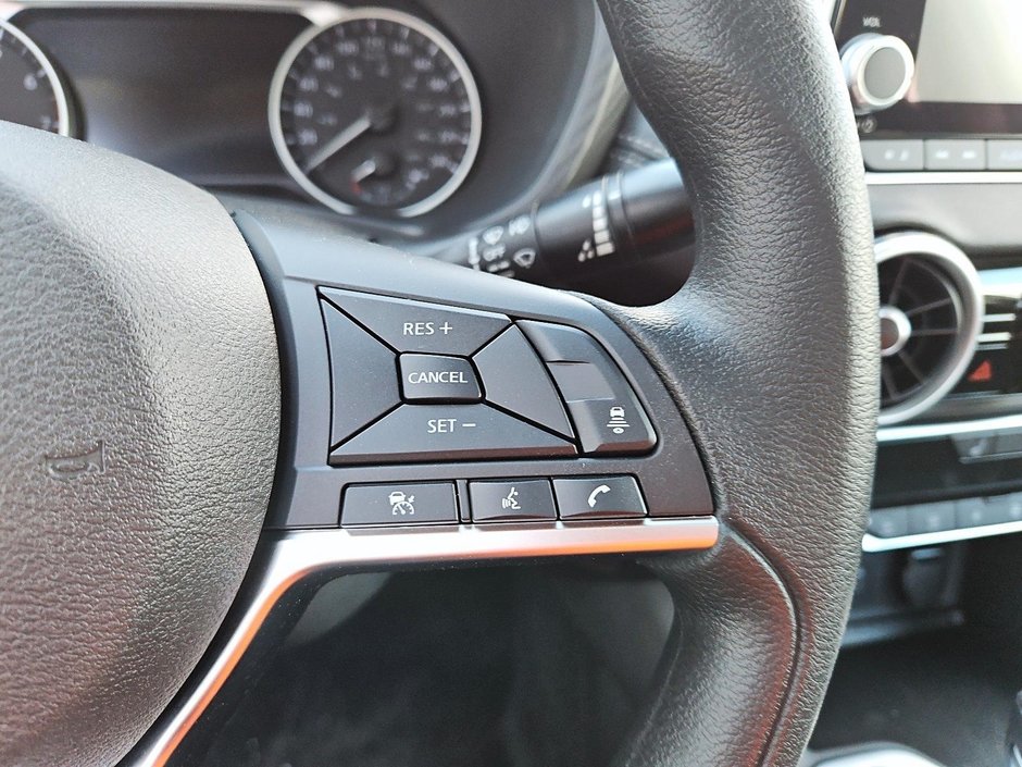 Nissan Sentra SV MOONROOF 2025-14