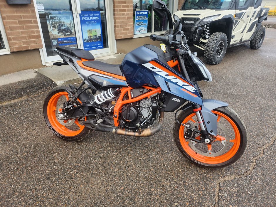 KTM DUKE 390  2024