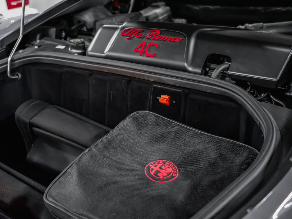 2018 Alfa Romeo 4C Spider-32