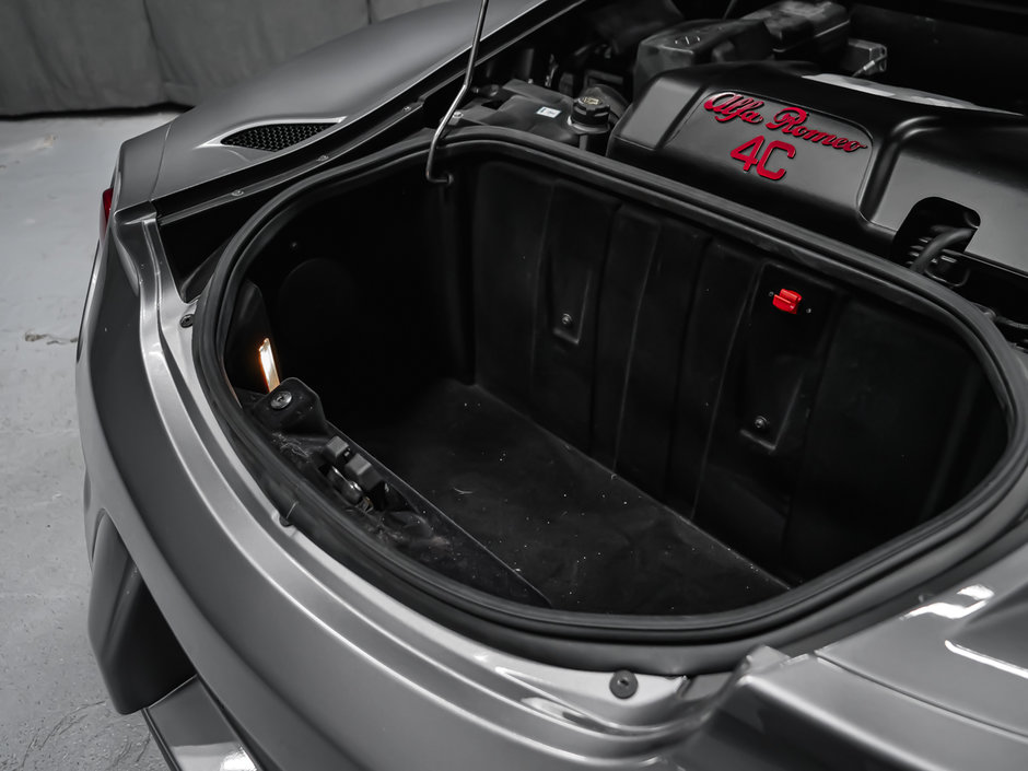 2018 Alfa Romeo 4C Spider-11