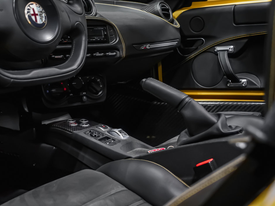 2016 Alfa Romeo 4C SPYDER-21