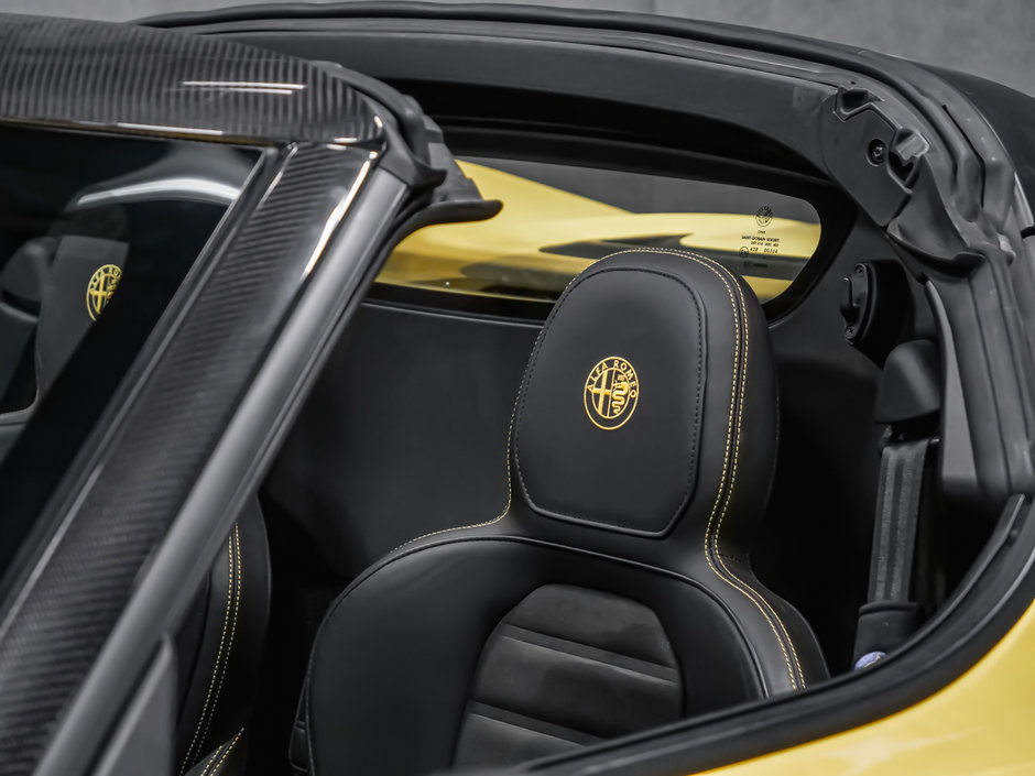 2016 Alfa Romeo 4C SPYDER-33