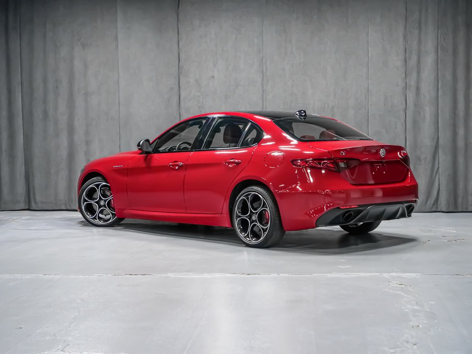 Alfa Romeo GIULIA VELOCE 2022-4