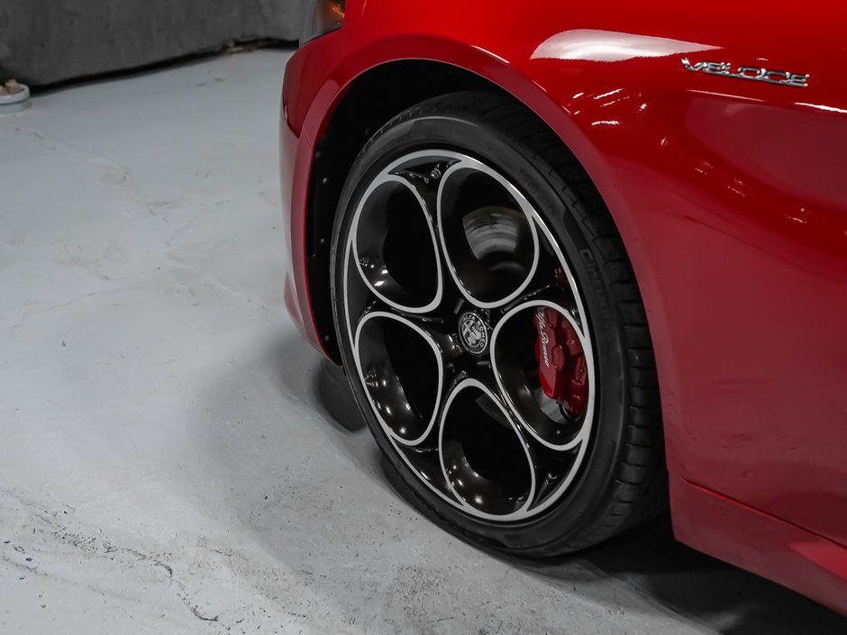 Alfa Romeo GIULIA VELOCE 2022-6