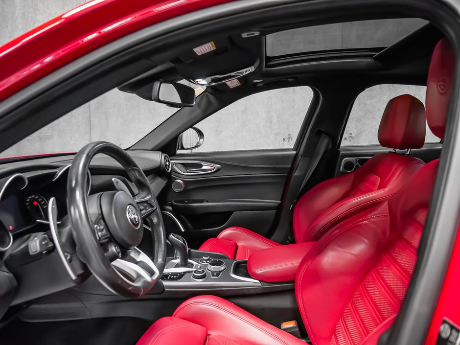 Alfa Romeo GIULIA VELOCE 2022-14