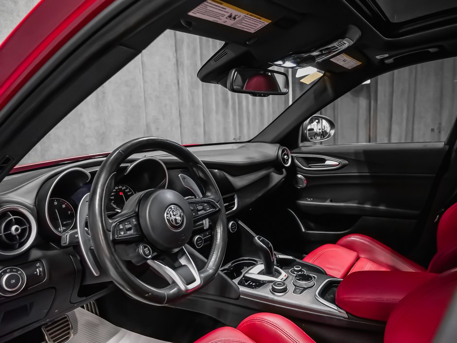 Alfa Romeo GIULIA VELOCE 2022-7