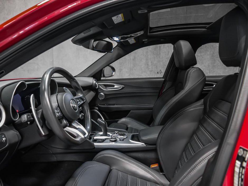 Alfa Romeo Giulia VELOCE 2022-15