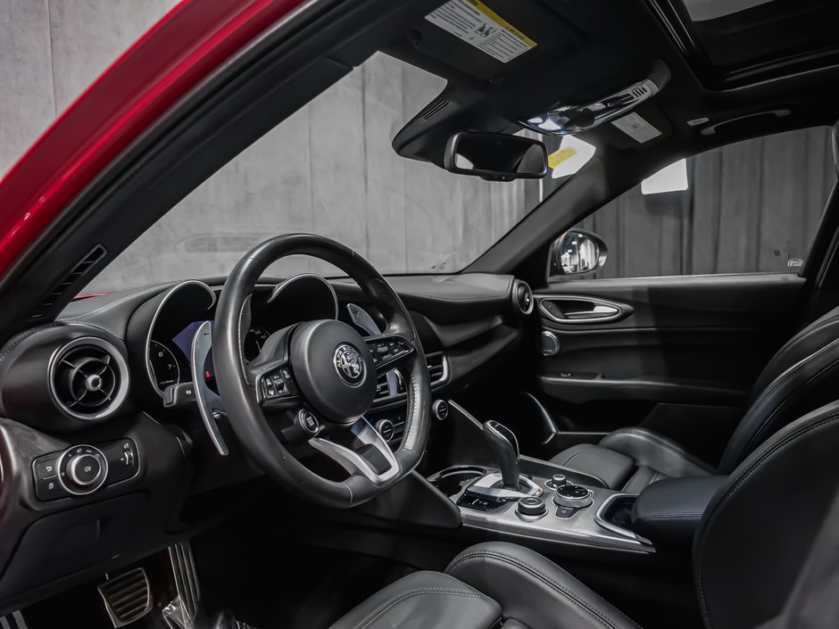 Alfa Romeo Giulia VELOCE 2022-7