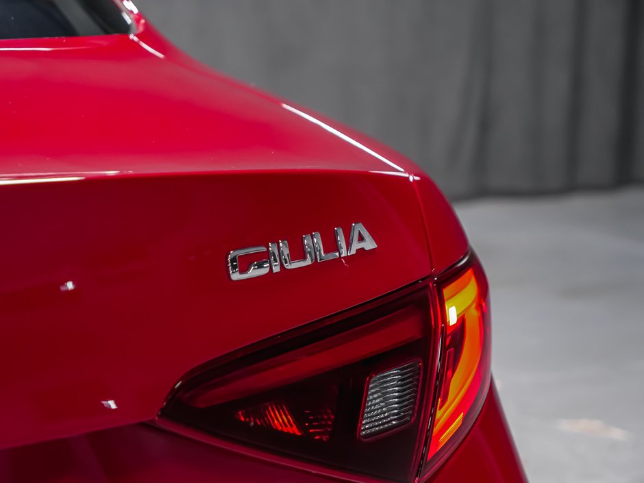 Alfa Romeo Giulia VELOCE 2022-6