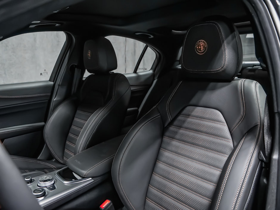 2025 Alfa Romeo GIULIA Intensa-12