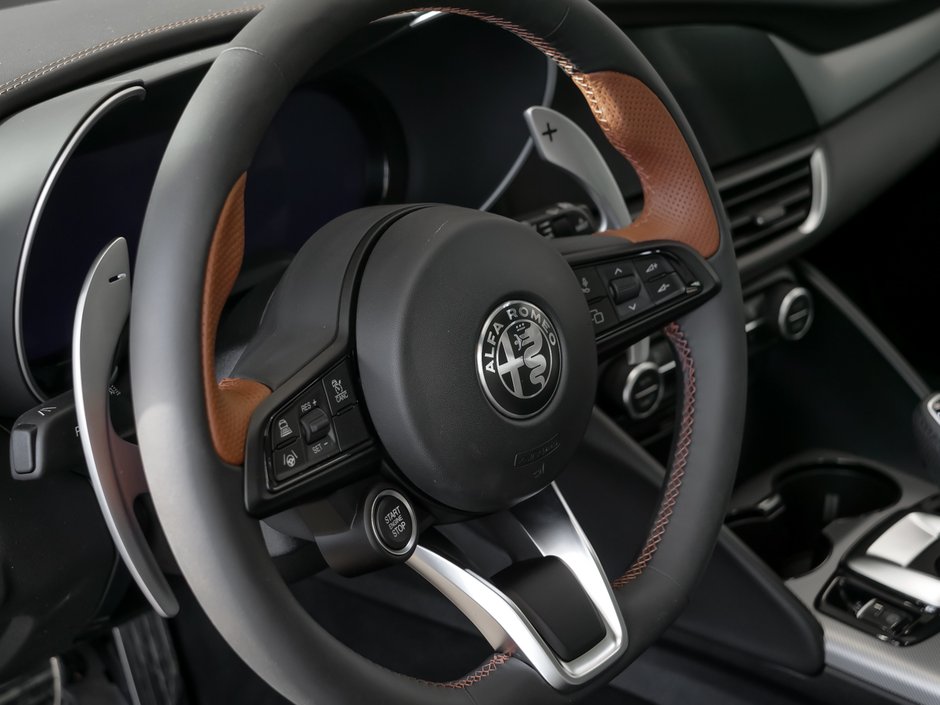 2025 Alfa Romeo Giulia Intensa-16