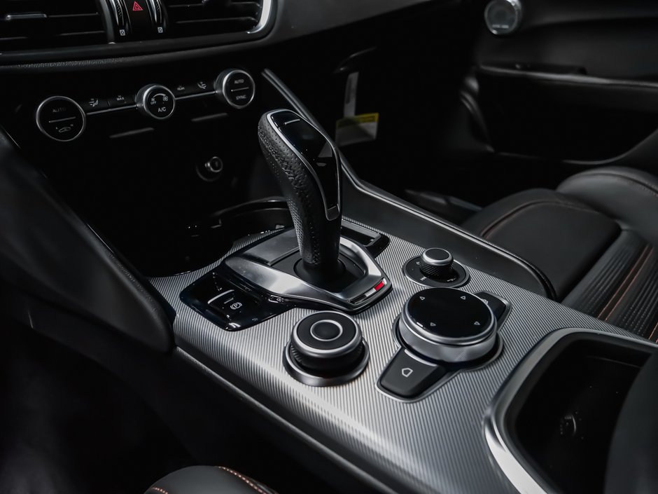 2025 Alfa Romeo Giulia Intensa-11