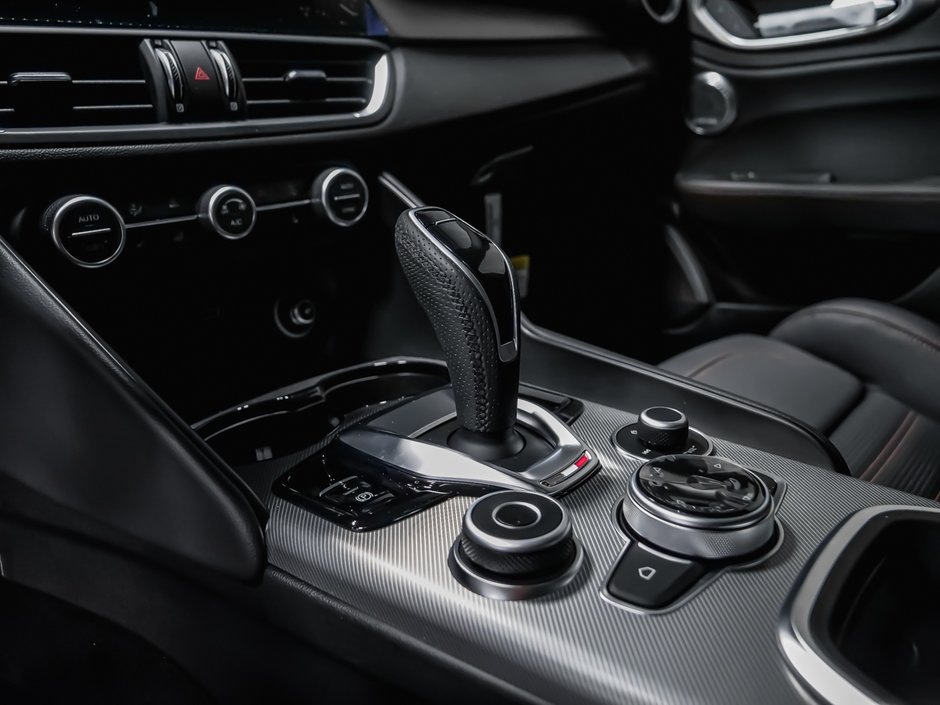 2025 Alfa Romeo Giulia Intensa-11