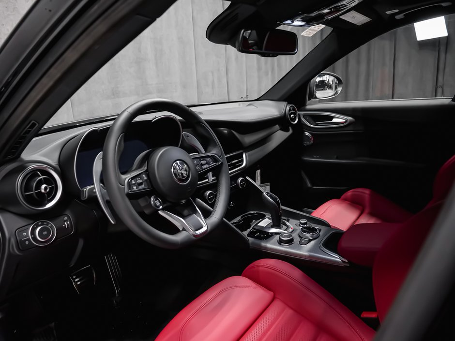 2026 Alfa Romeo Giulia Veloce-8